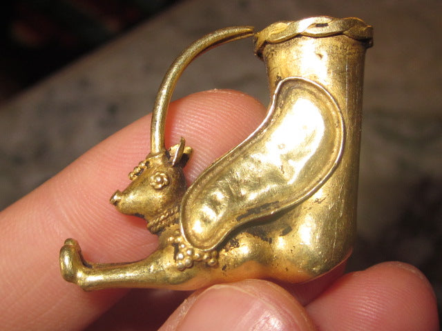Golden miniature rhyton from Persian Empire detected in Iran