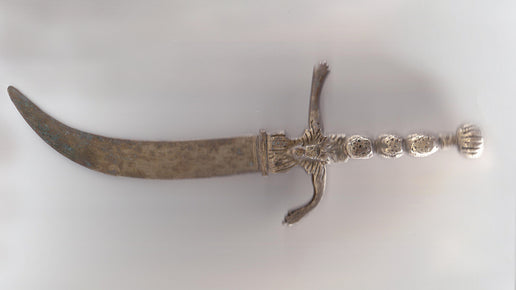Espada sasánida que se encuentran por eXp 4000 en el Irán