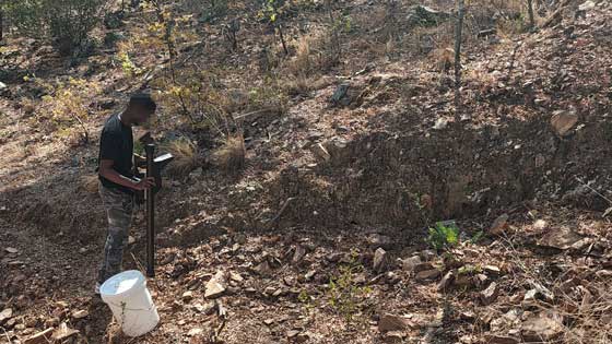 Gold Prospecting in Zambia: Natural Gold Find with Rover C4